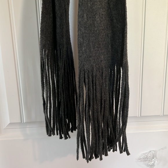 Lucky Brand 70 x 30 Soft Scarf - Picture 2 of 5